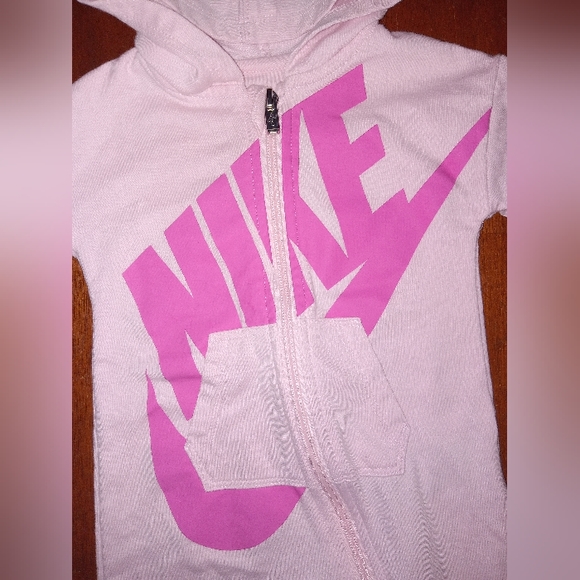Girls Nike hooded full bodysuit - Picture 4 of 10